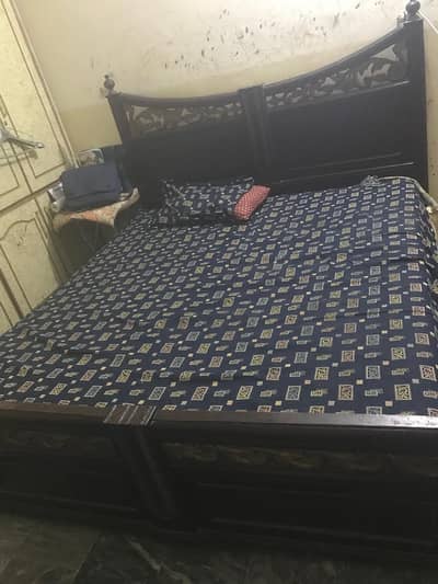 bed king size ( mattress is not included )