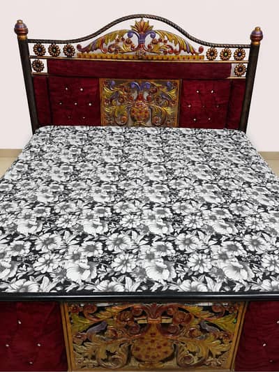 King Size Iron Bed – Strong & Stylish – Excellent Condition