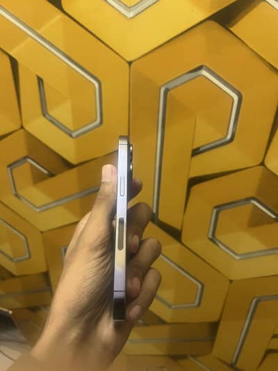 iPhone 14Pro Battery 97 Waterpack 9.5by10 Condition