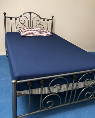 Single Queen size bed with Moltyfoam Mattress