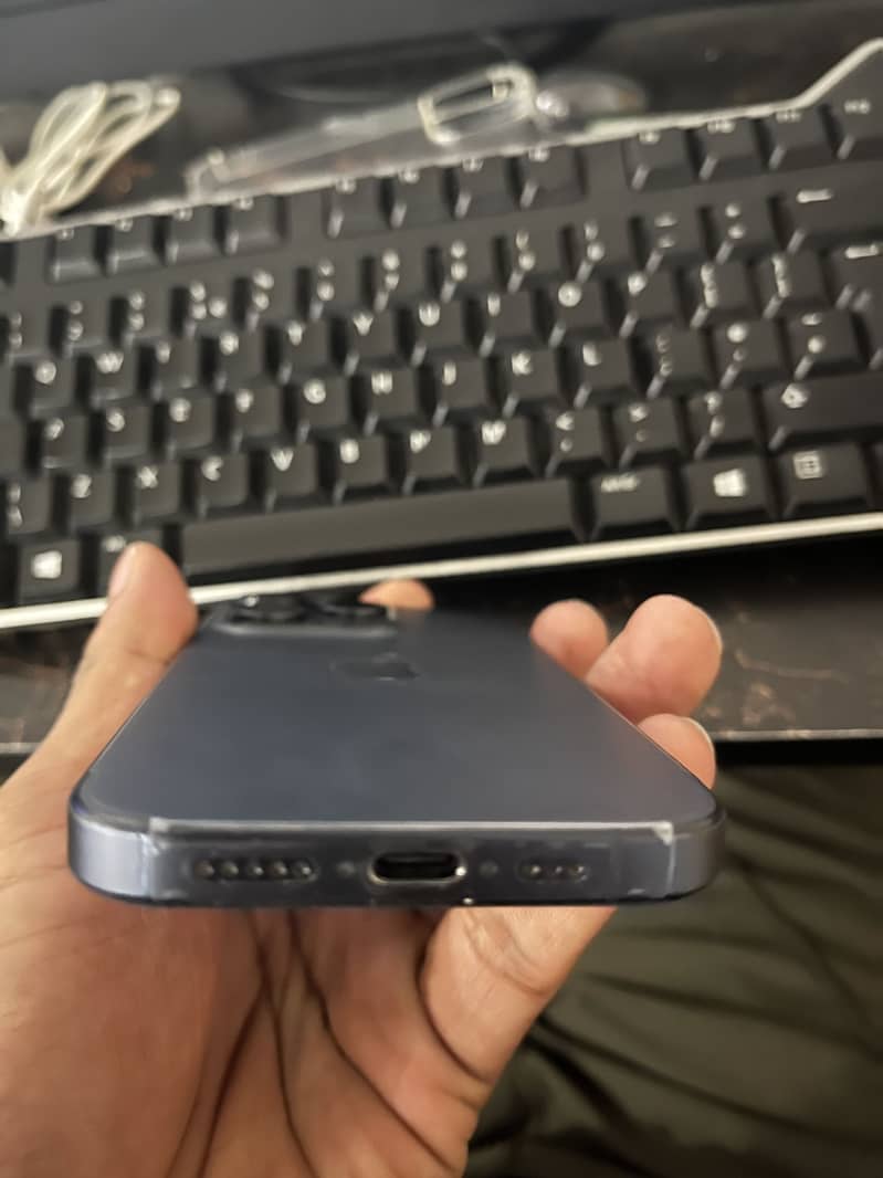 Apple iPhone 15 Pro 2