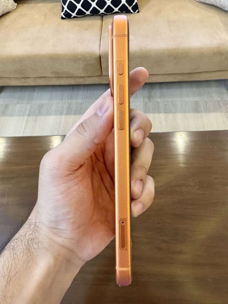 Apple iPhone 17 Pro Max 4