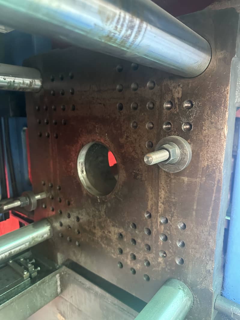 Injection molding machine 1