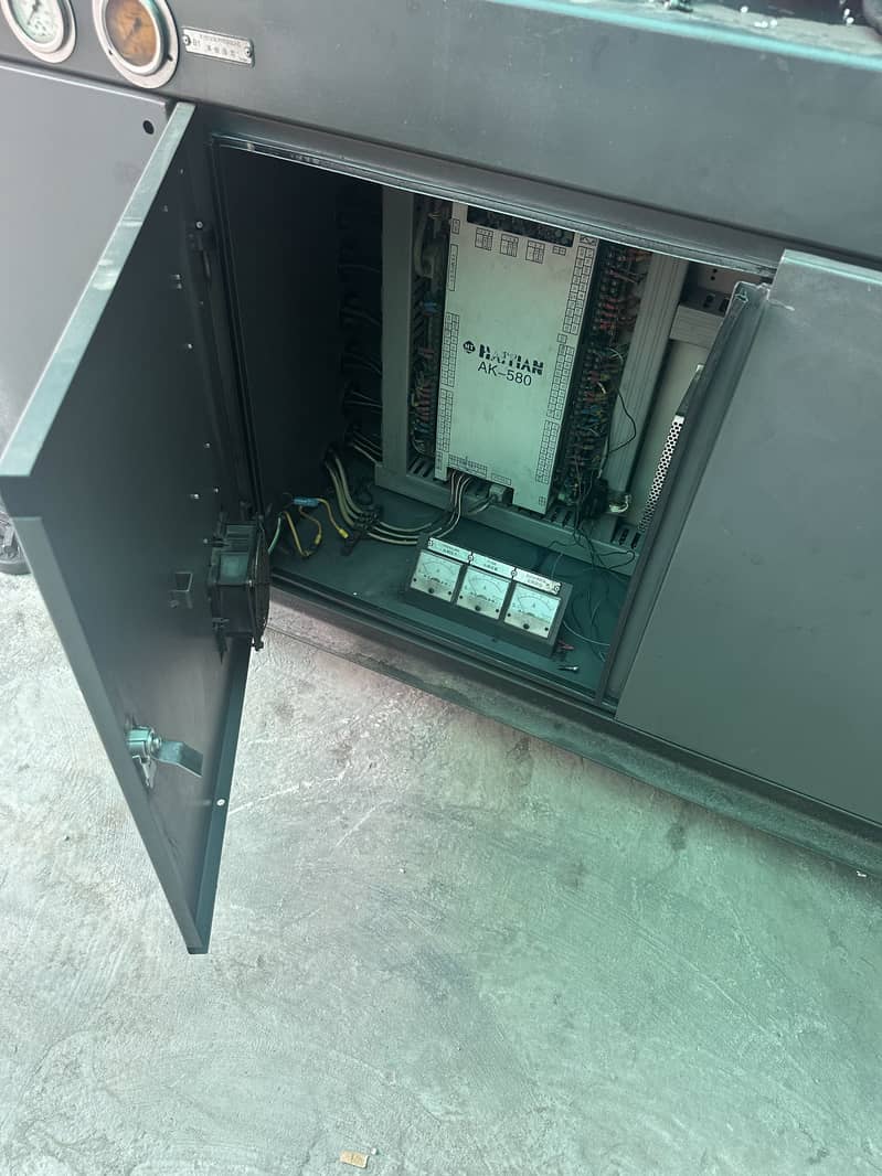 Injection molding machine 6
