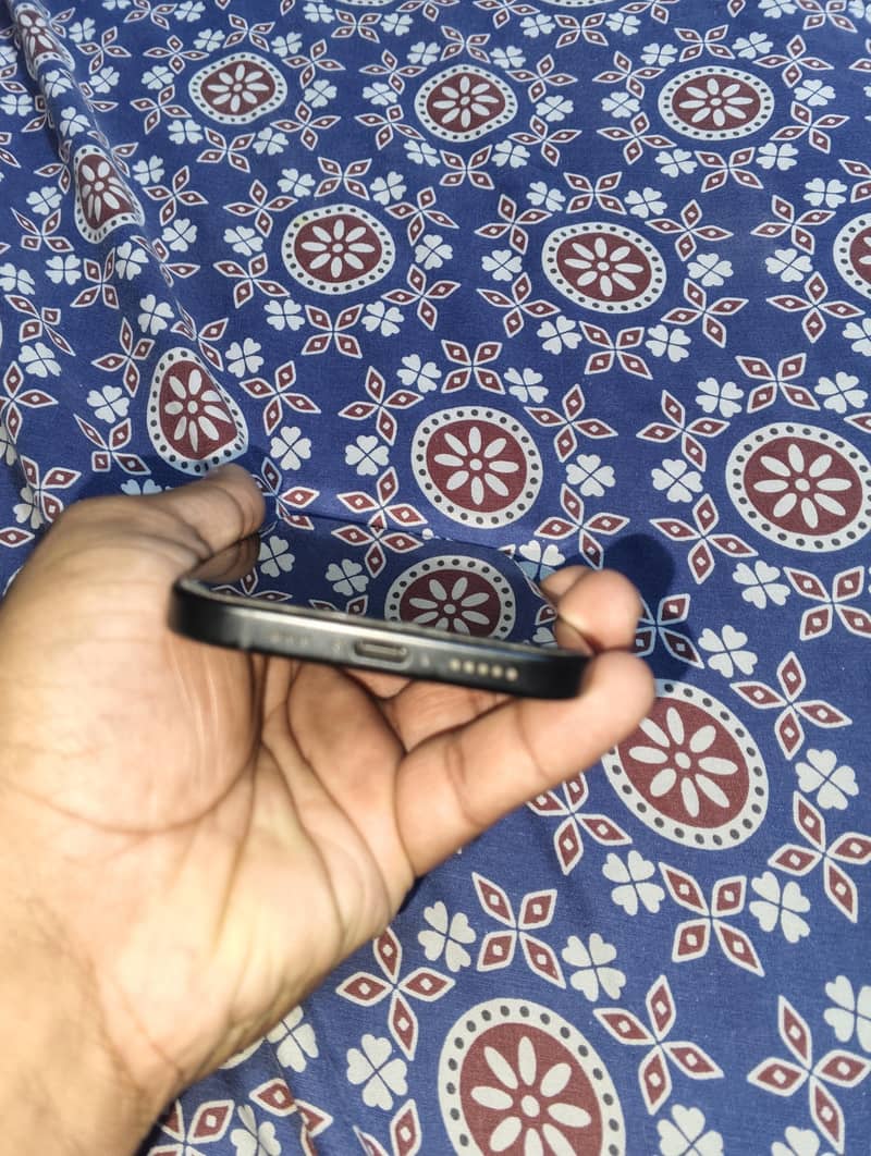 Apple iPhone 15 3