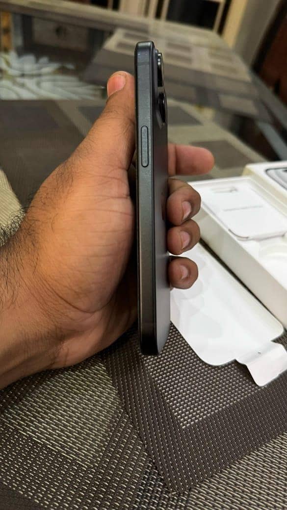 Apple iPhone 15 8