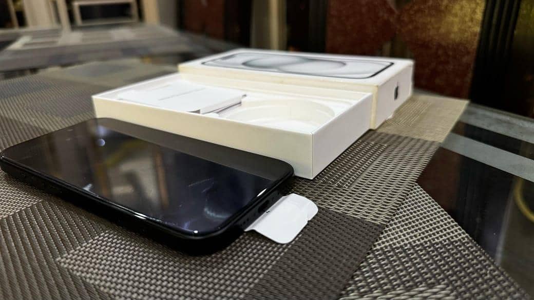 Apple iPhone 15 9