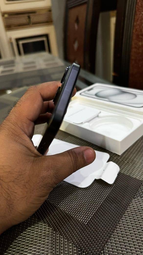 Apple iPhone 15 10