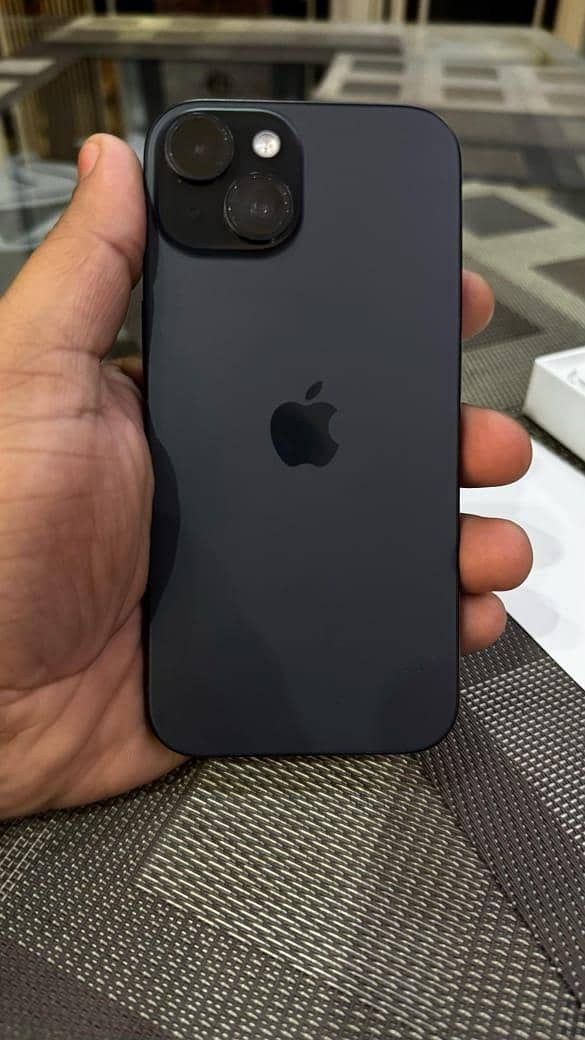 Apple iPhone 15 11