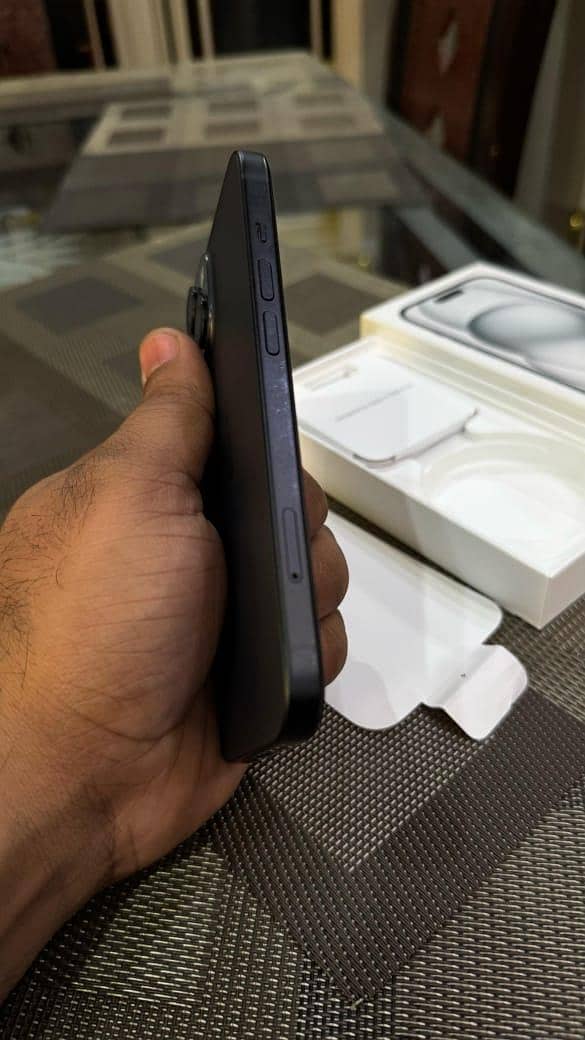 Apple iPhone 15 13
