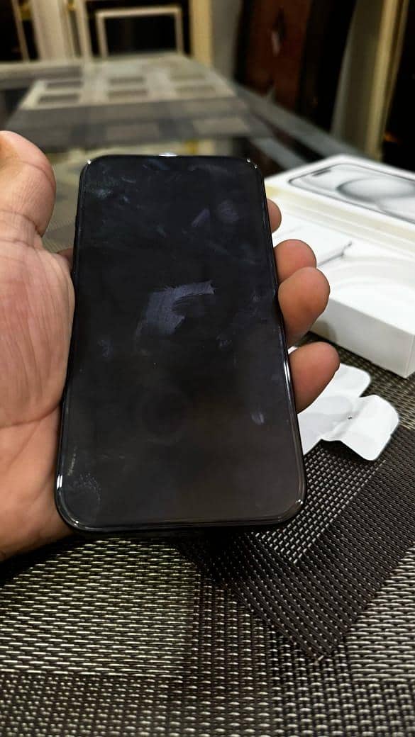 Apple iPhone 15 15