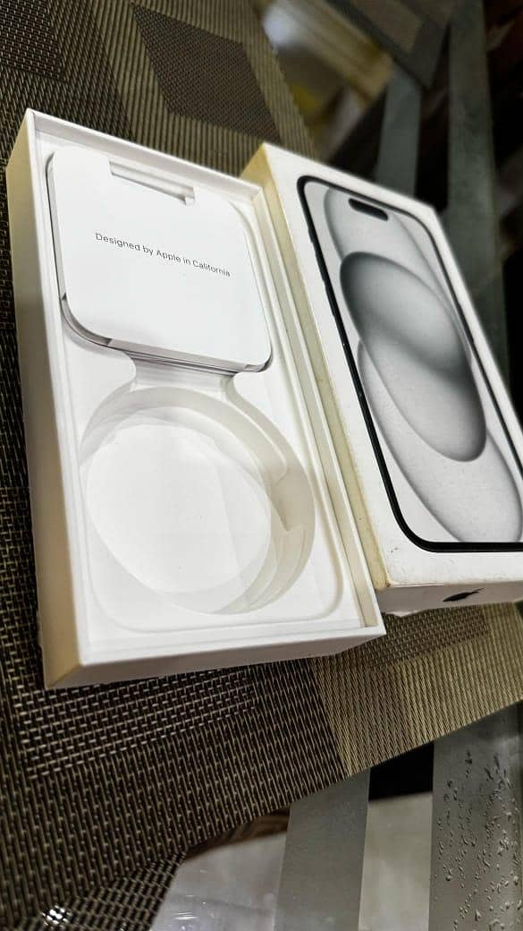 Apple iPhone 15 16