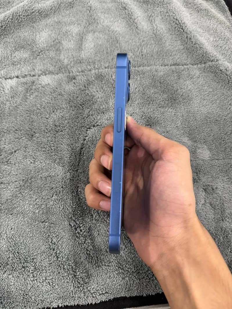 Apple iPhone 13 1