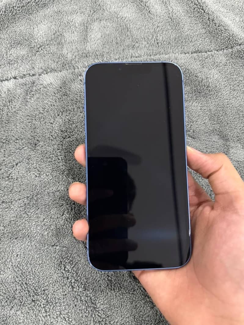 Apple iPhone 13 4