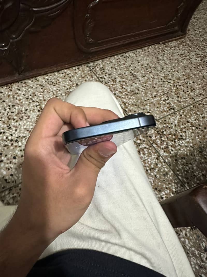 iPhone 15 pro 5