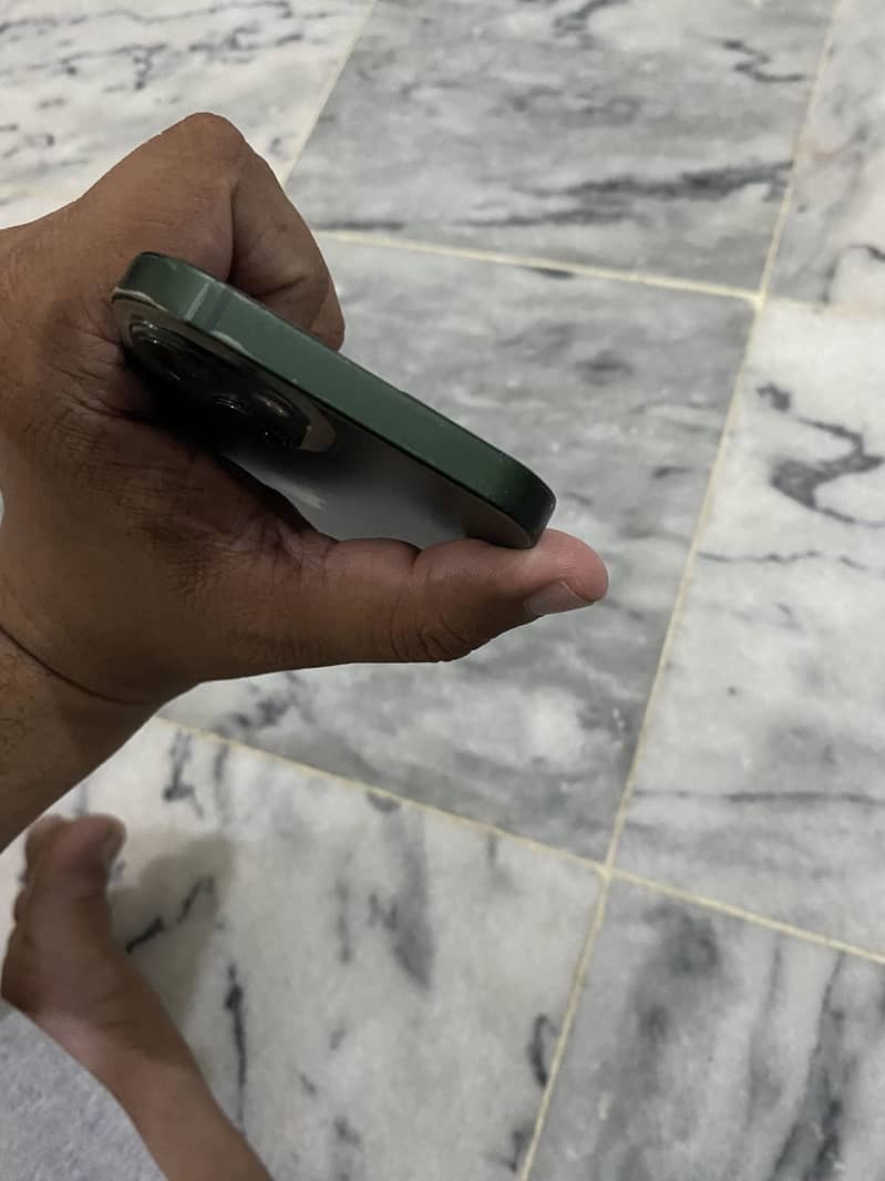 Iphone 13 4