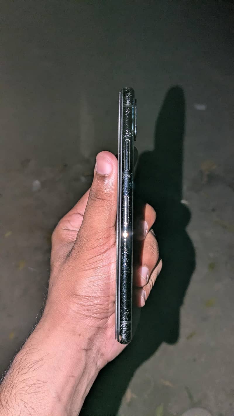 Apple iPhone X 4