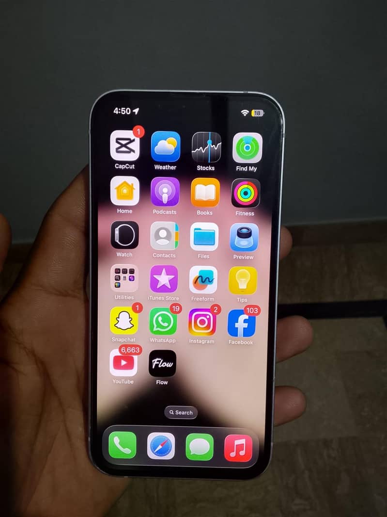 Apple iPhone 14 3
