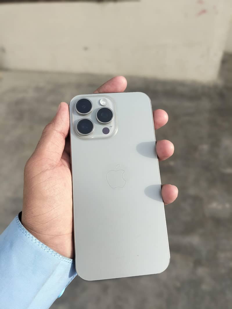 Apple iPhone 15 plus 0