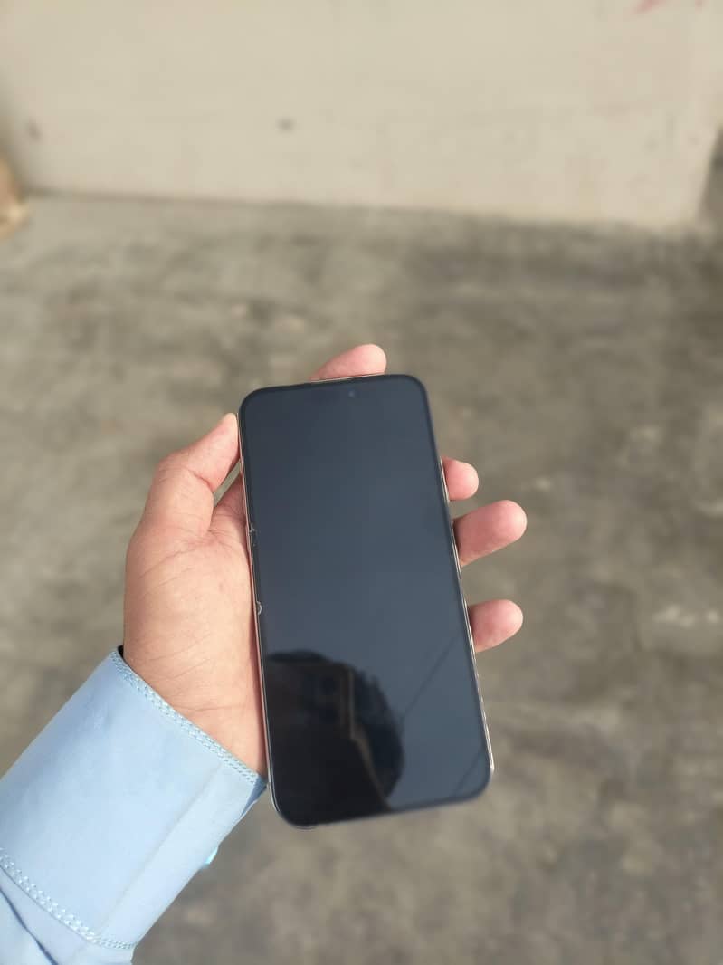 Apple iPhone 15 plus 1