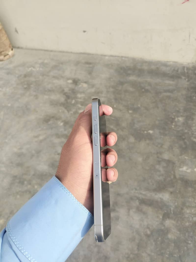Apple iPhone 15 plus 2