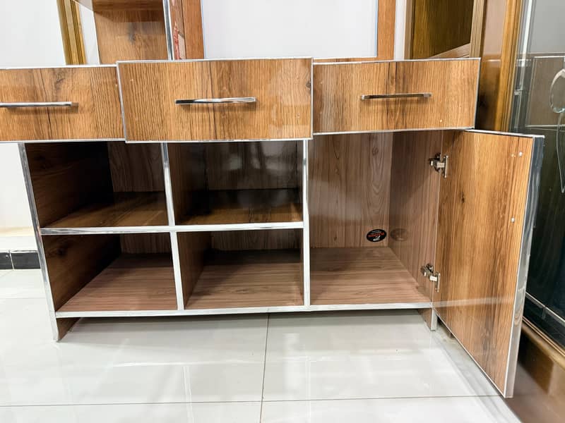 Dressing Table Without Mirror 4