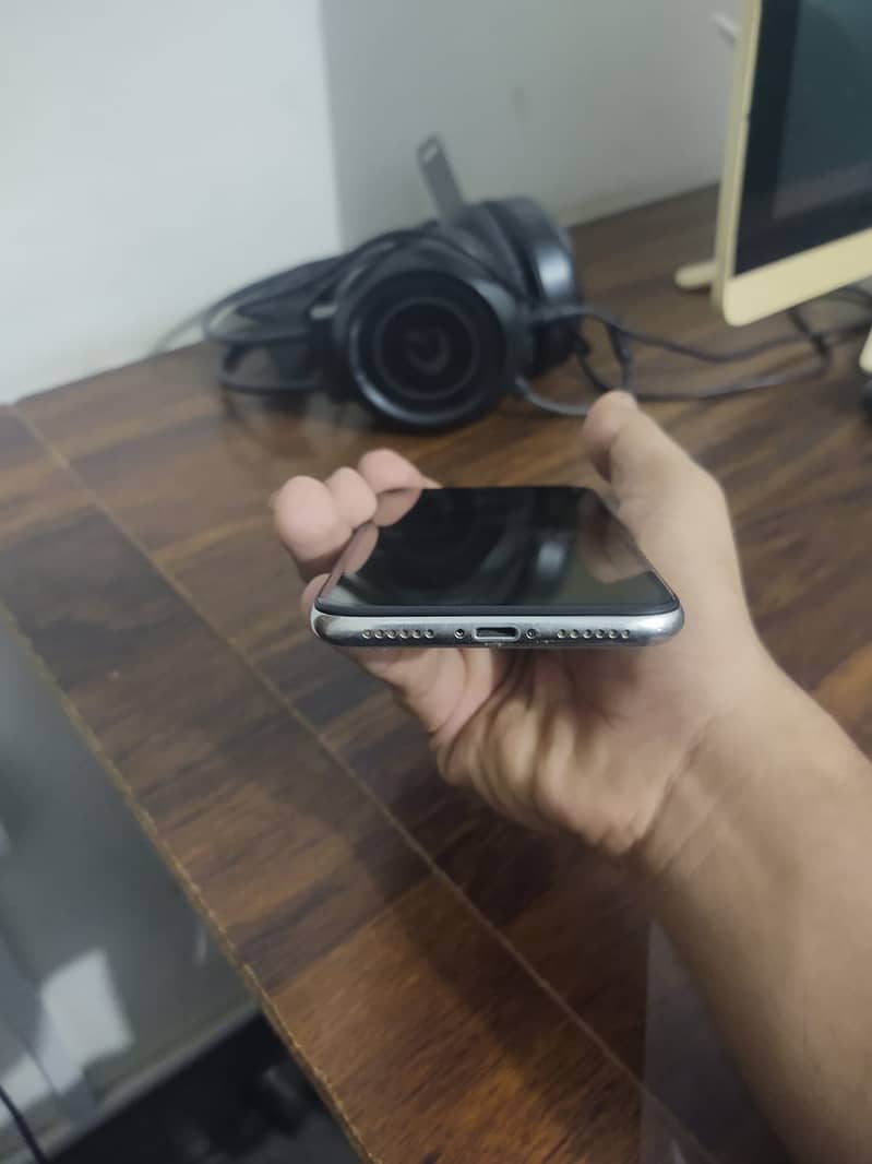 Apple iPhone X 3
