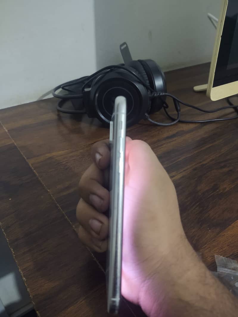 Apple iPhone X 5