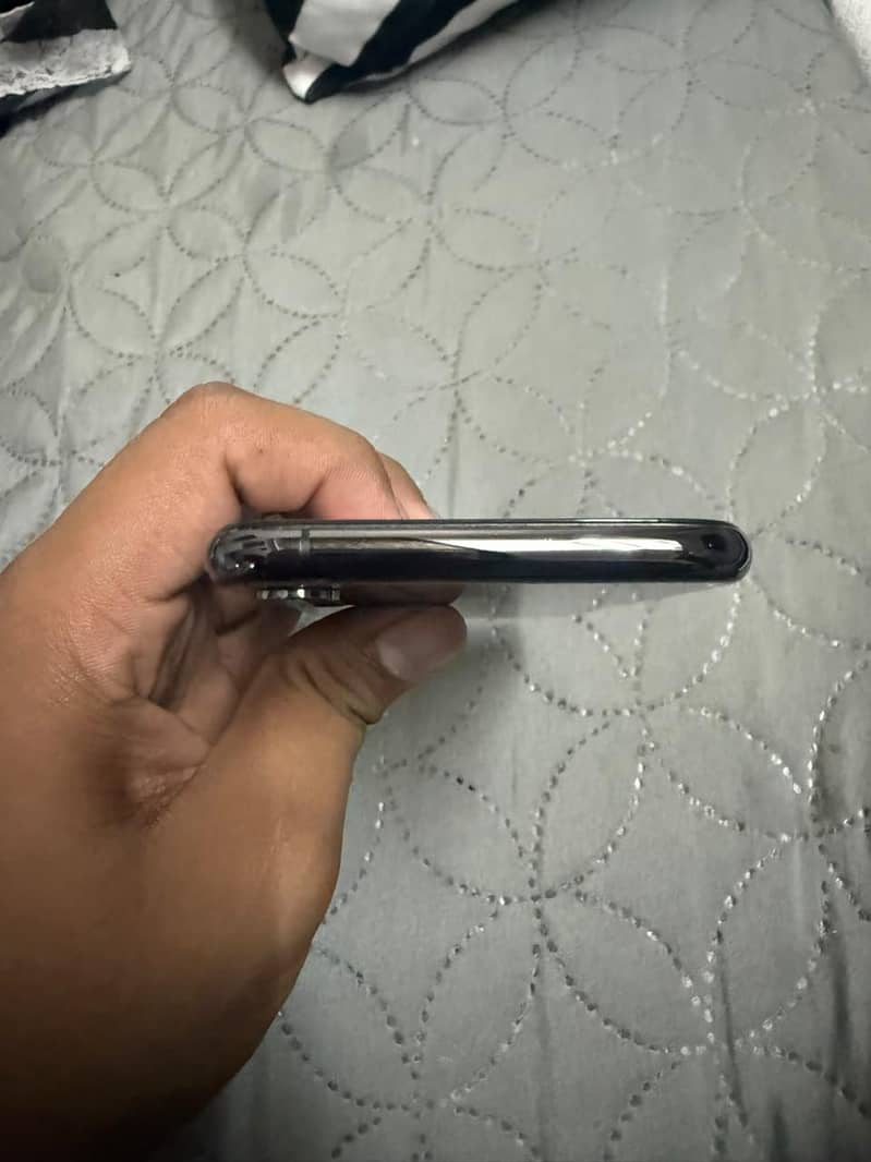 Apple iPhone XS 0