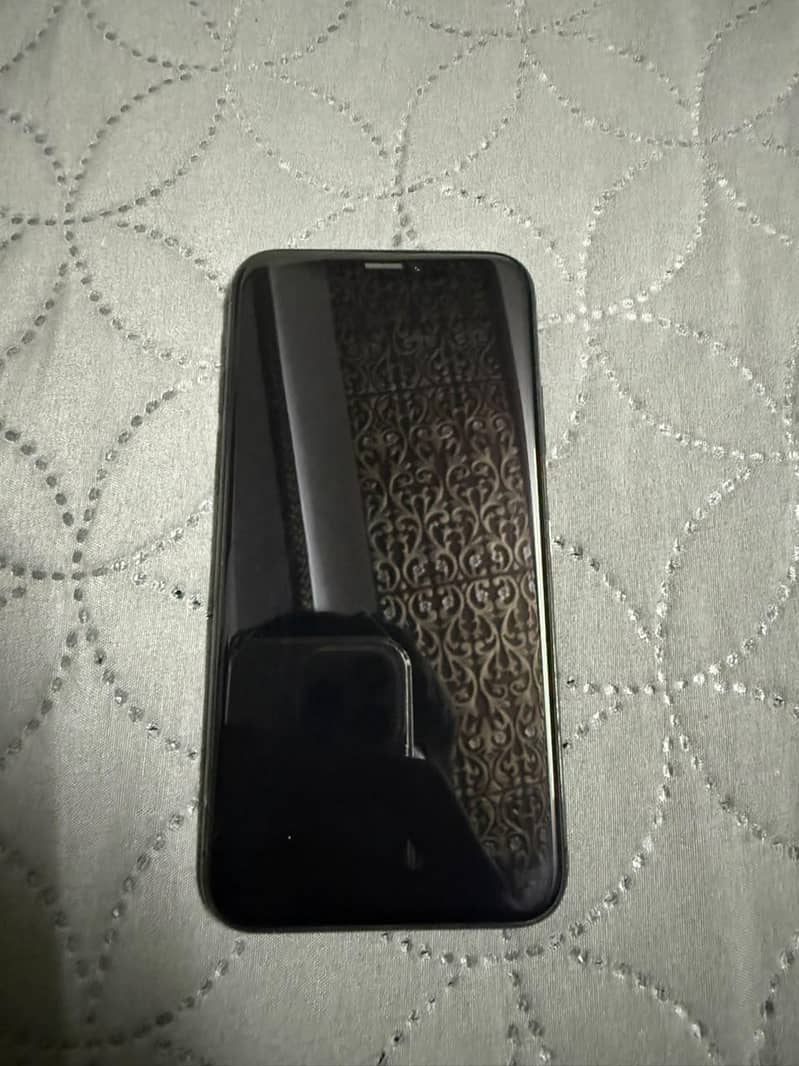 Apple iPhone XS 3