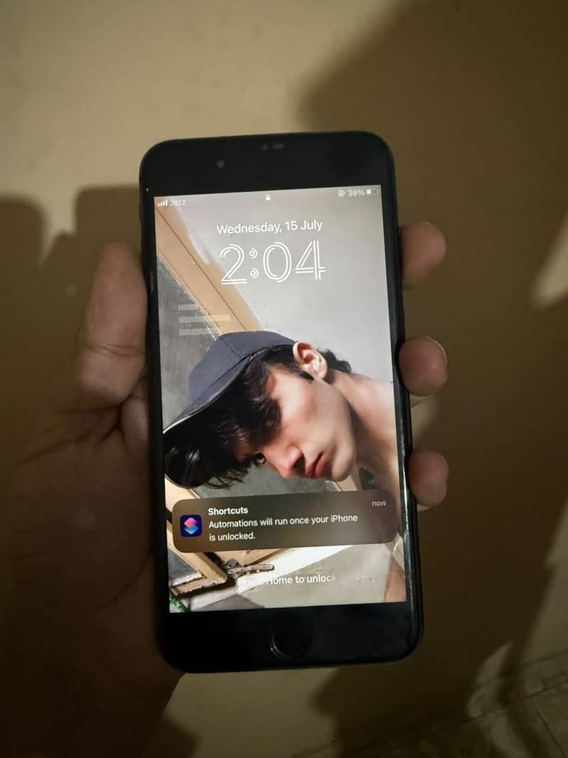 Apple iPhone 8 Plus 1