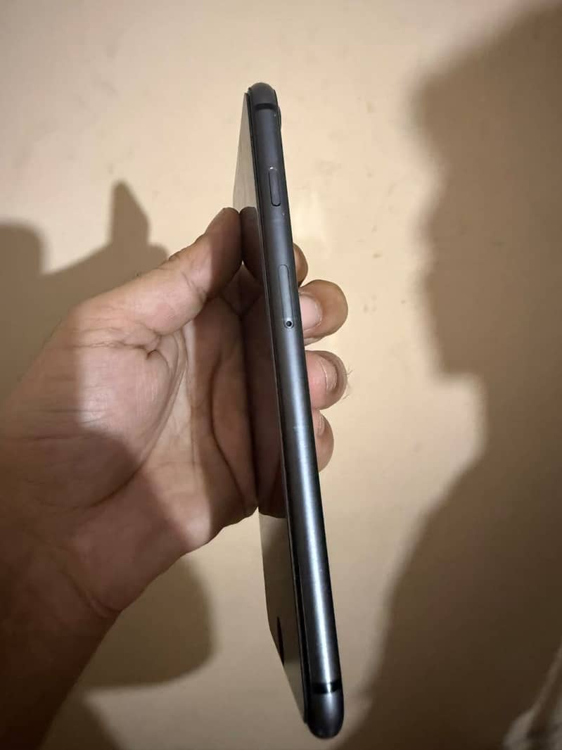 Apple iPhone 8 Plus 3