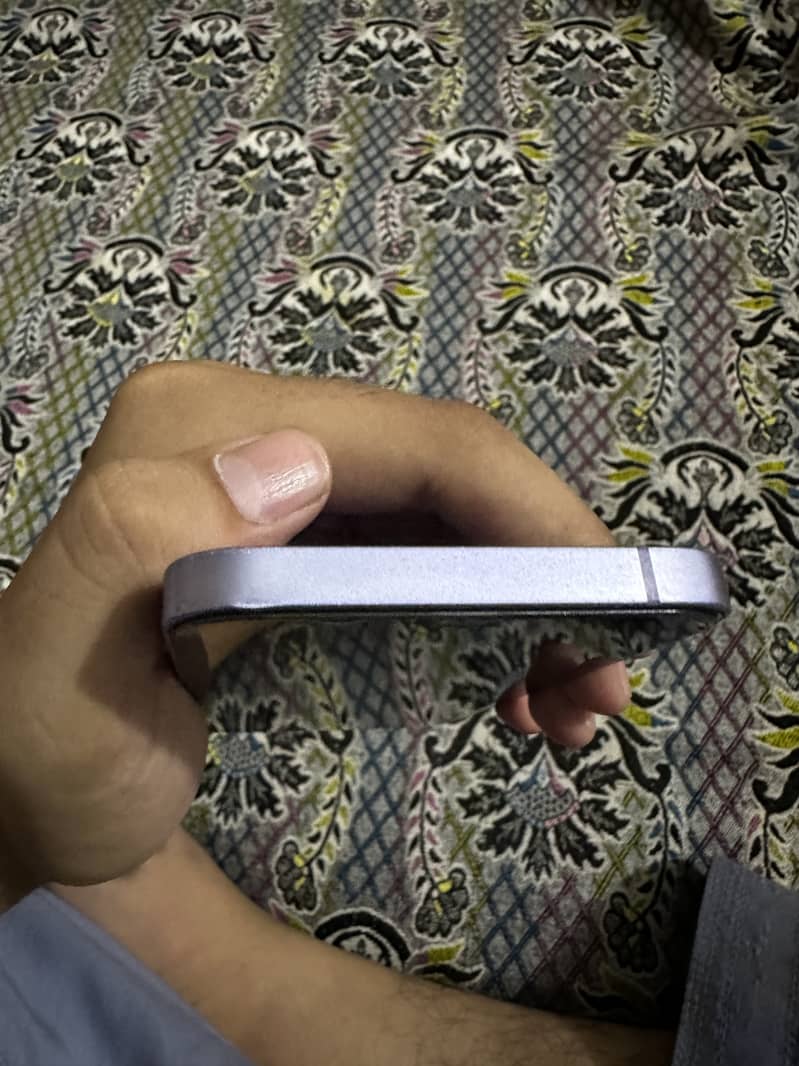 Apple iPhone 12 6