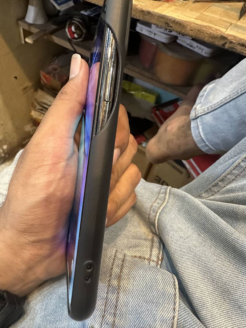 iPhone 11pro pta 0