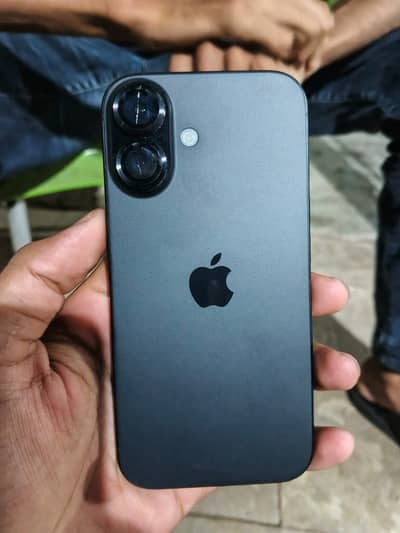 Apple iPhone 16