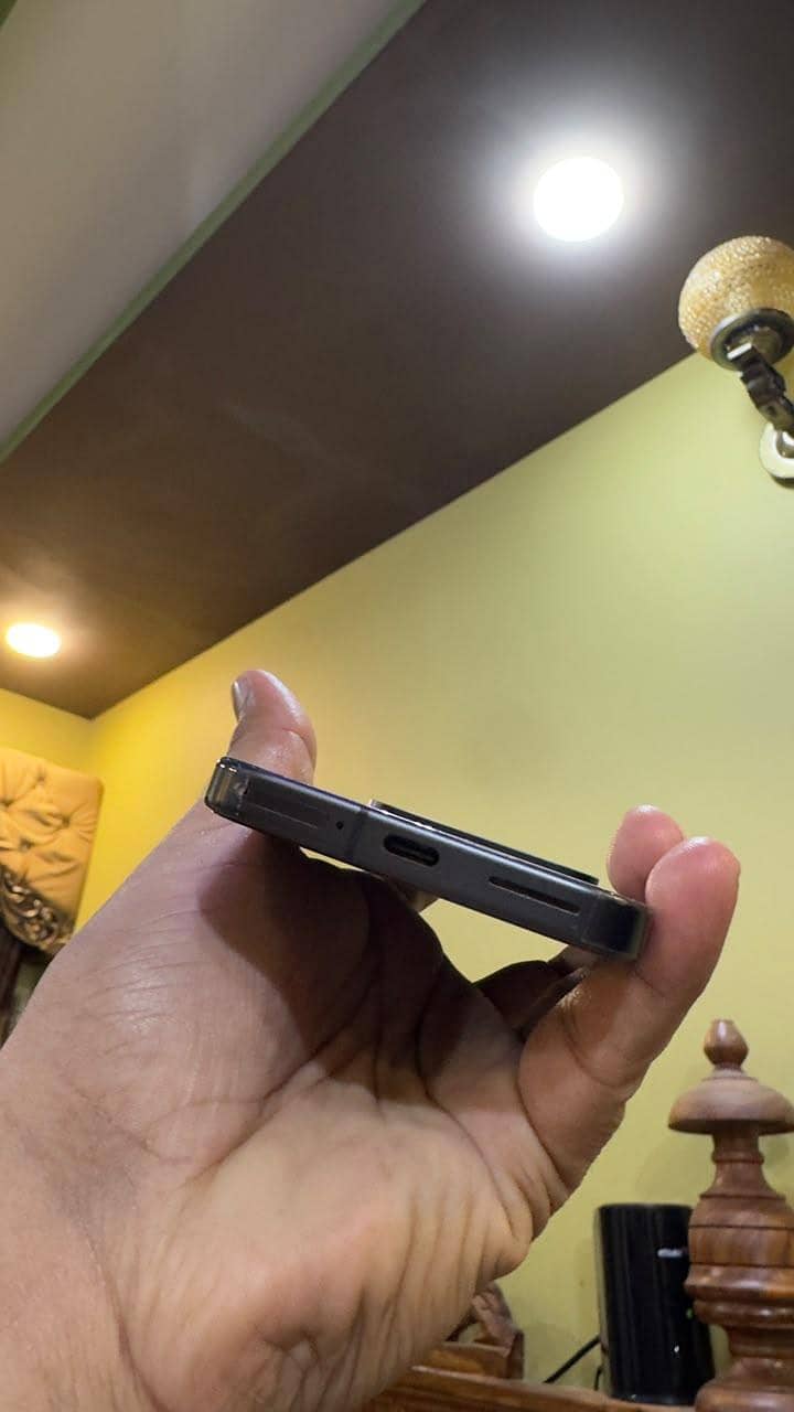 Google Pixel 9 4