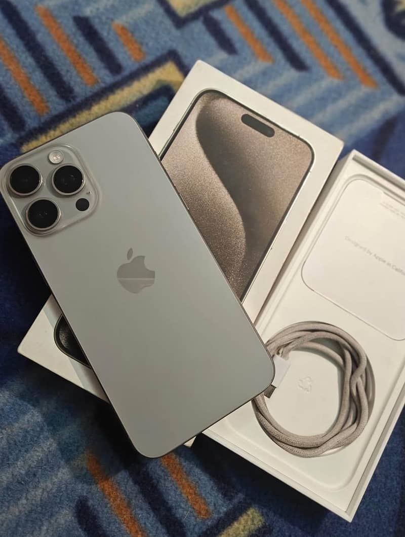 Apple iPhone 15 Pro Max 0