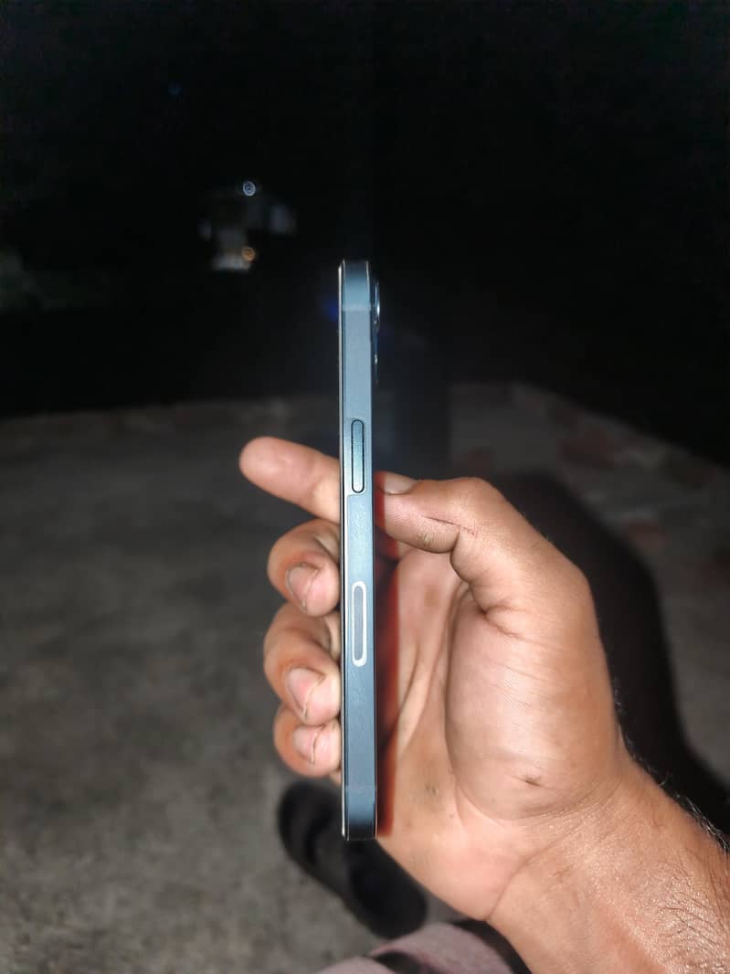 Apple iPhone 13 1