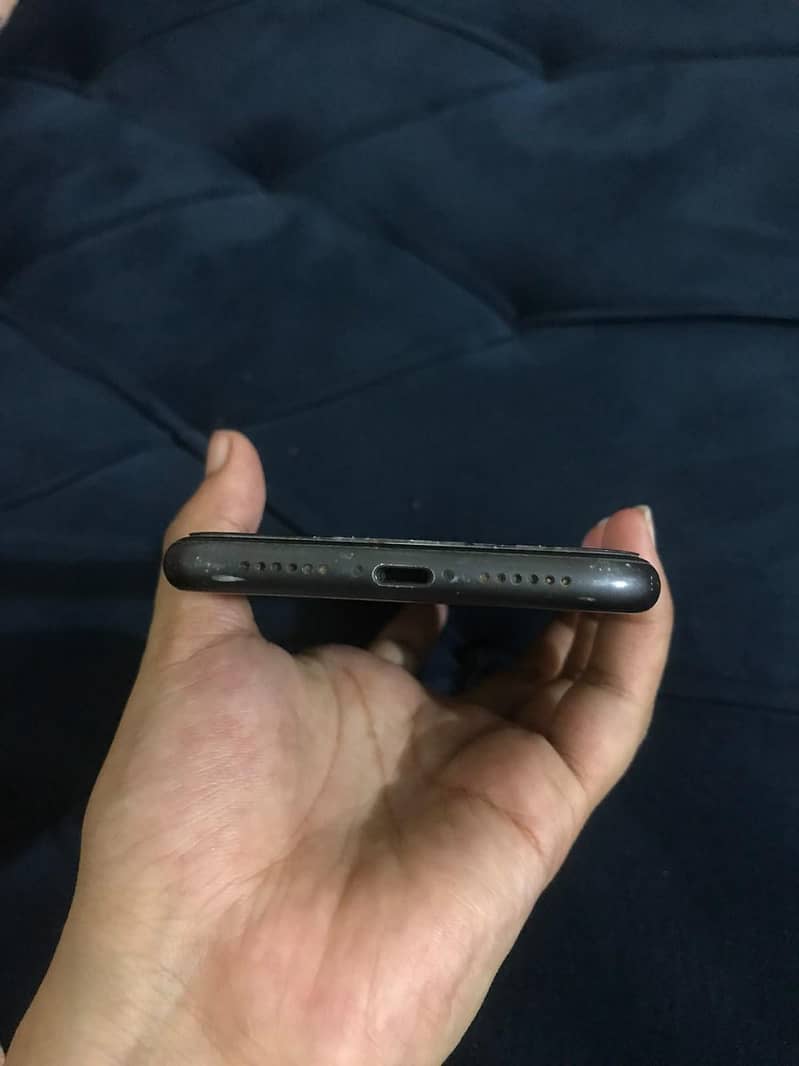 Apple iPhone 11 0
