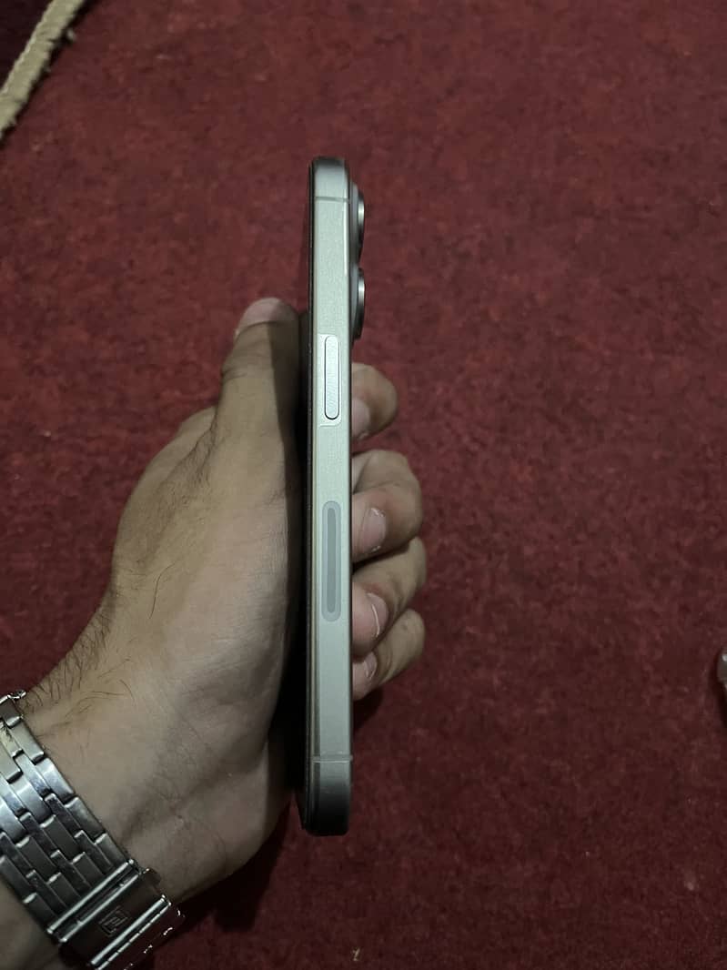 Apple iPhone 15 Pro 1