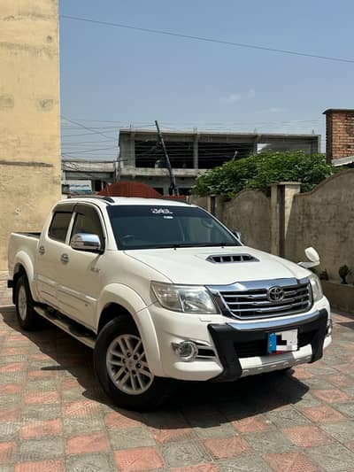 Toyota Hilux invincible