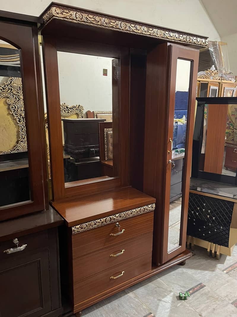 Dressing table 0