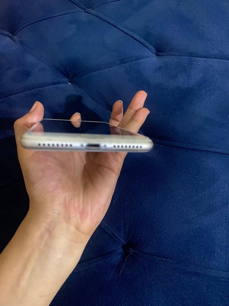 Apple iPhone 7 Plus 5