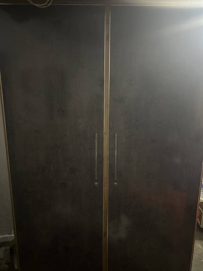 Almari double door 0