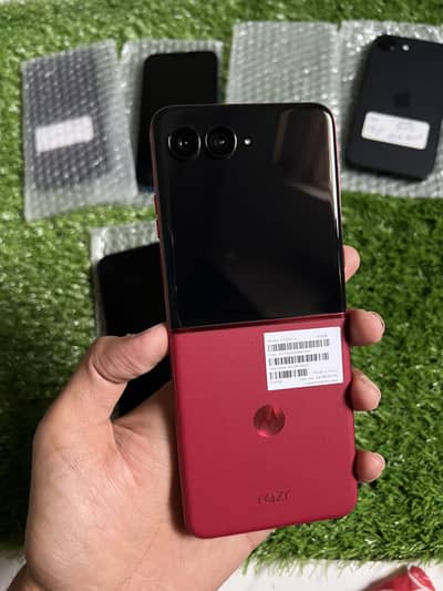 Motorola Razr ultra 2025 brand new red colr