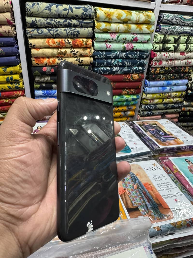 Google Pixel 8 1