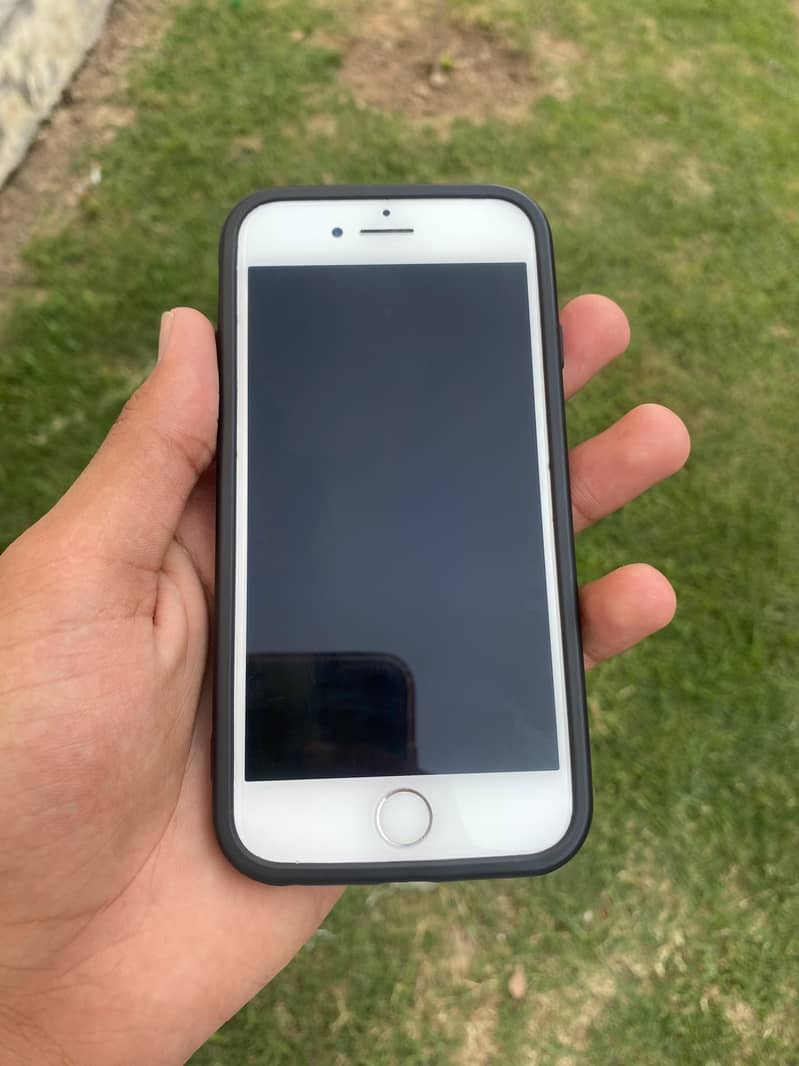 Apple iPhone 7 1