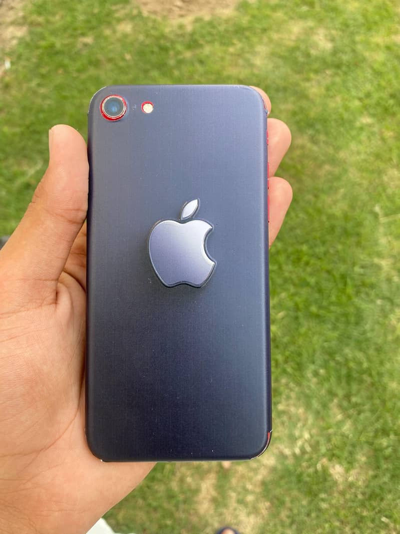 Apple iPhone 7 3