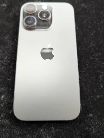 Apple iPhone 16 Pro