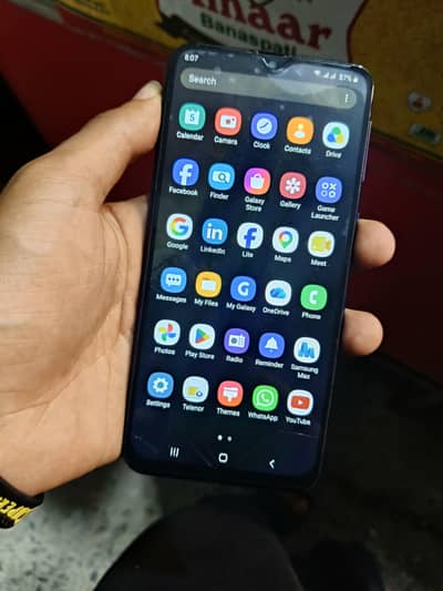 Samsung Mobile M20